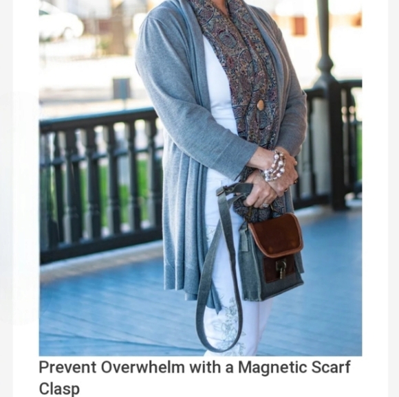 Magnetic Scarf Clip Buckle Multipurpose Clothing Decoration - Picture 9 of 10